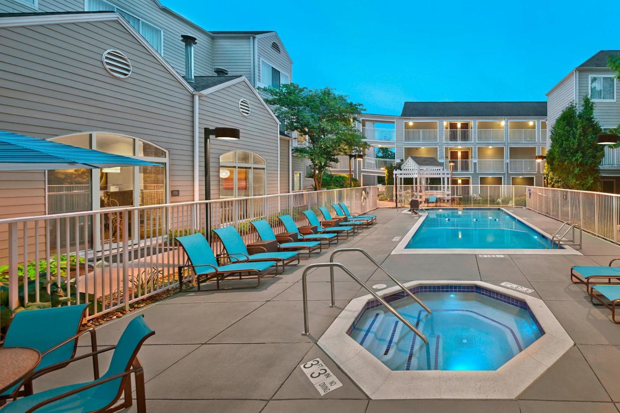 Residence Inn Boston Tewksbury/Andover Bagian luar foto